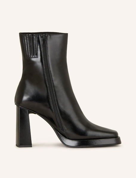 JEFFREY CAMPBELL MAXIMAL-LOBLACK